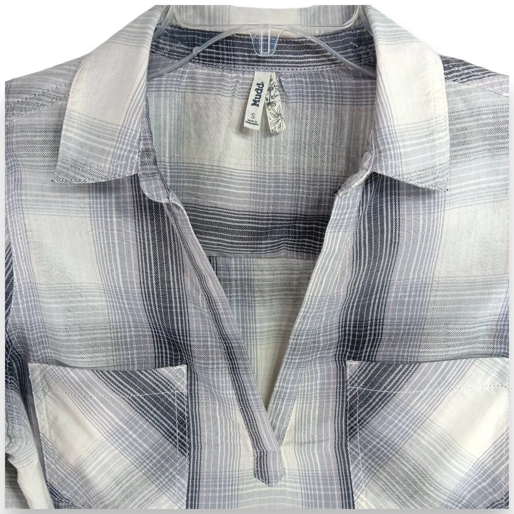 MUDD-Women's-Plaid-Gray-Black-Pink-SMALL-pullover-V Neck-Long Sleeve-Pockets - Picture 7 of 16